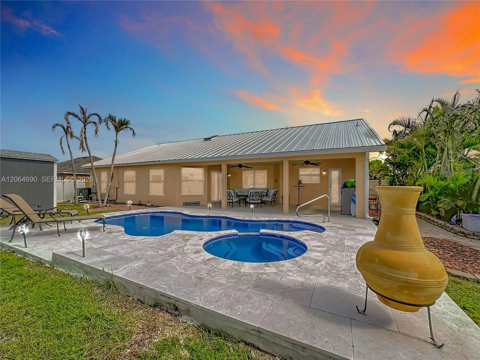 For Sale: $520,000 (3 beds, 2 baths, 1968 Square Feet)