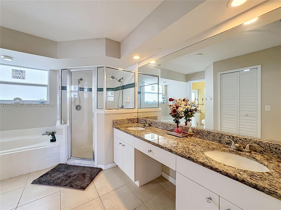 For Sale: $520,000 (3 beds, 2 baths, 1968 Square Feet)