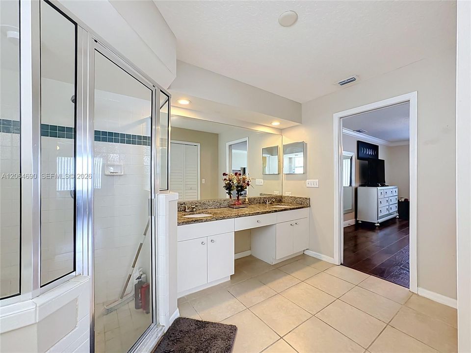For Sale: $520,000 (3 beds, 2 baths, 1968 Square Feet)
