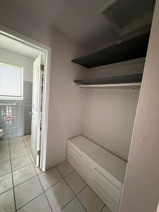 For Rent: $1,200 (0 beds, 1 baths, 3788 Square Feet)