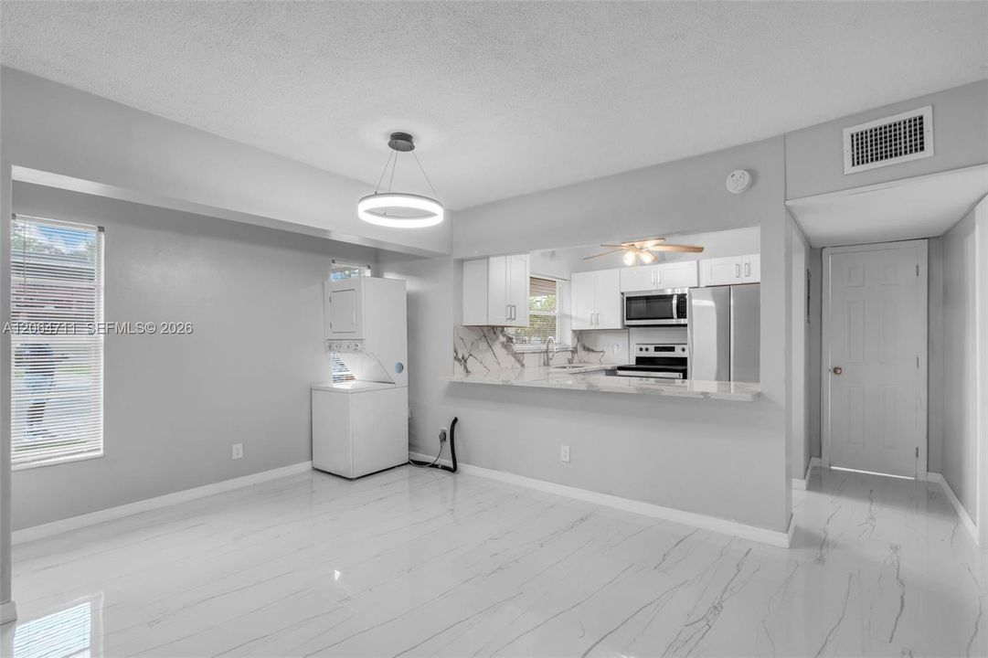 Activo con contrato: $129,000 (2 camas, 1 baños, 920 Pies cuadrados)