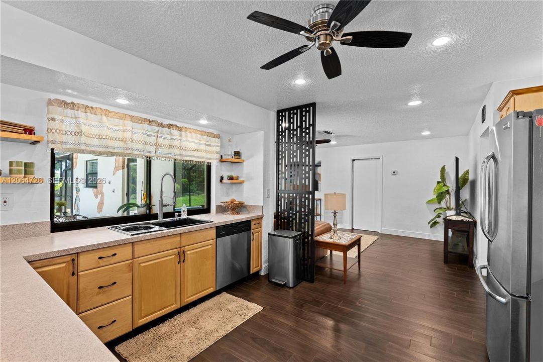 Active With Contract: $799,000 (4 beds, 2 baths, 2098 Square Feet)