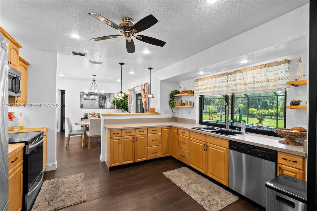 Active With Contract: $799,000 (4 beds, 2 baths, 2098 Square Feet)