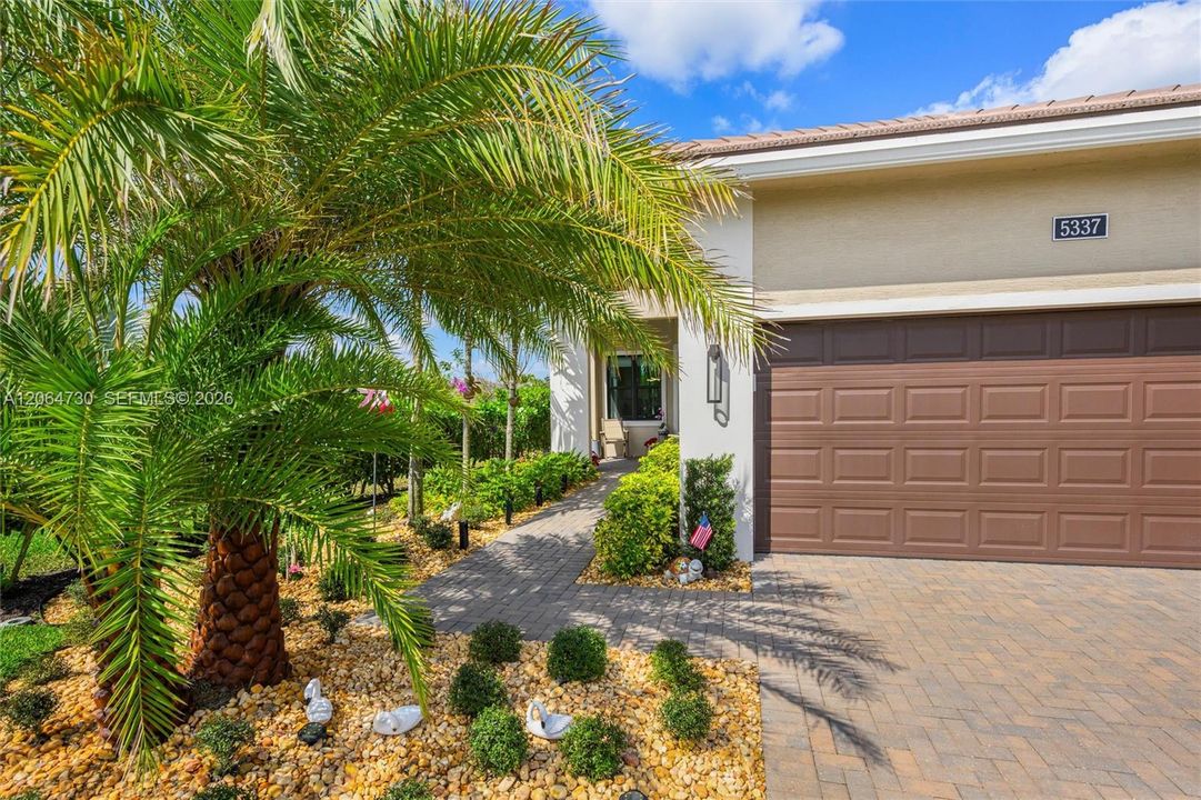For Sale: $590,000 (3 beds, 2 baths, 1677 Square Feet)