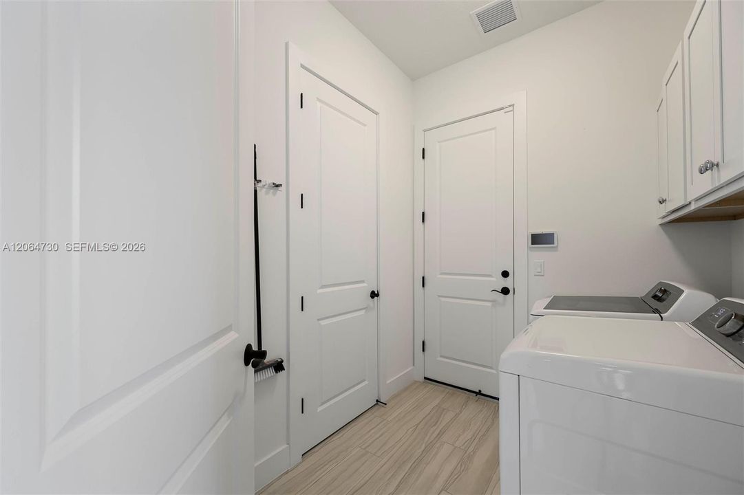 For Sale: $590,000 (3 beds, 2 baths, 1677 Square Feet)