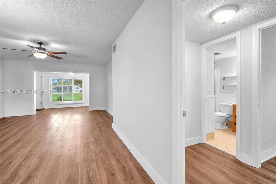 For Sale: $95,000 (2 beds, 2 baths, 990 Square Feet)