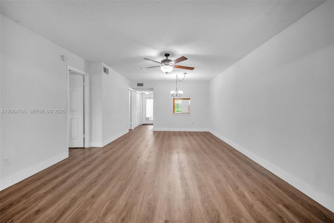 For Sale: $95,000 (2 beds, 2 baths, 990 Square Feet)