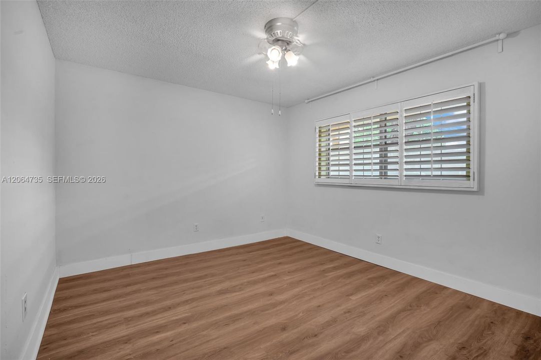 For Sale: $95,000 (2 beds, 2 baths, 990 Square Feet)