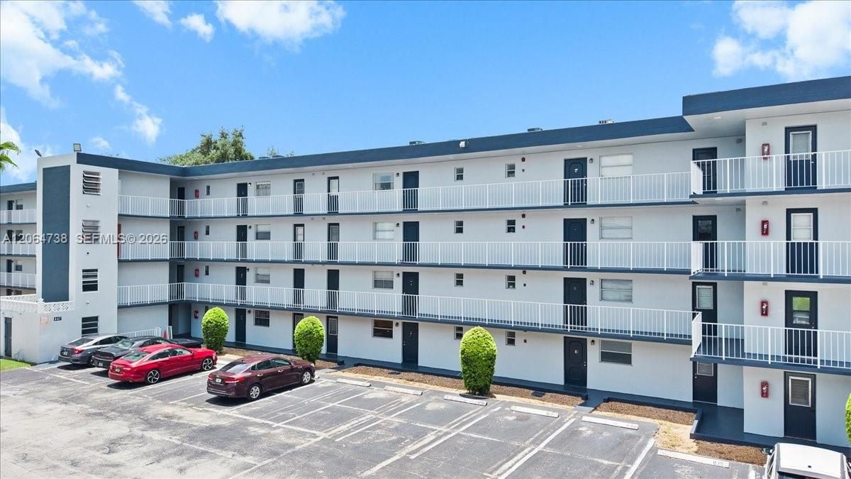 Active With Contract: $150,000 (2 beds, 2 baths, 952 Square Feet)