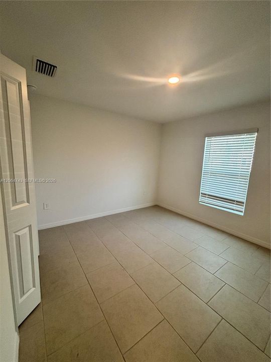 For Rent: $1,550 (2 beds, 1 baths, 1200 Square Feet)