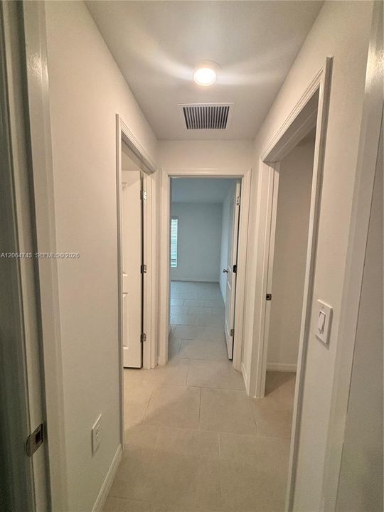 For Rent: $1,550 (2 beds, 1 baths, 1200 Square Feet)