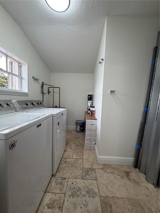 В аренду: $4,700 (3 спален, 2 ванн, 1722 Квадратных фут)
