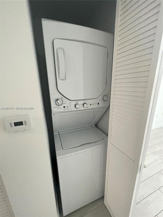 На продажу: $425,000 (2 спален, 2 ванн, 815 Квадратных фут)