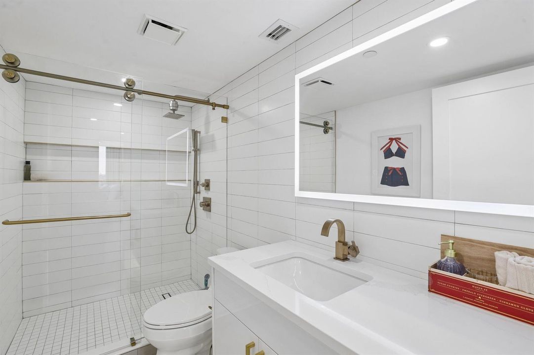 29-web-or-mls-S Ocean Blvd 704-S0108-029