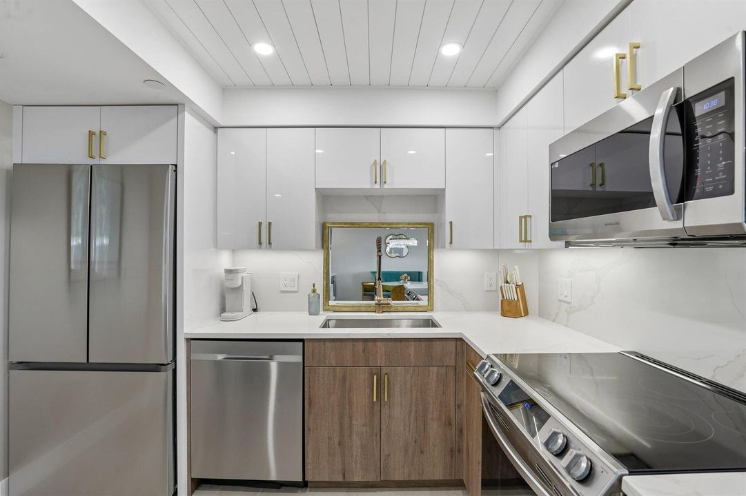 21-web-or-mls-S Ocean Blvd 704-S0108-021
