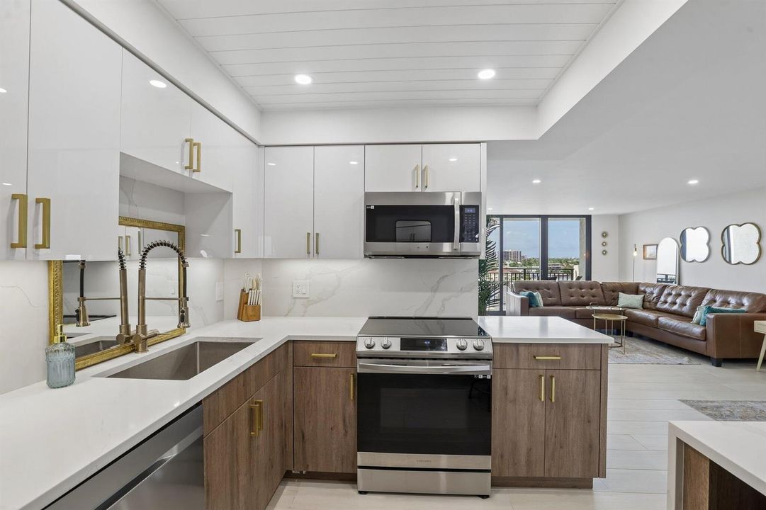20-web-or-mls-S Ocean Blvd 704-S0108-020