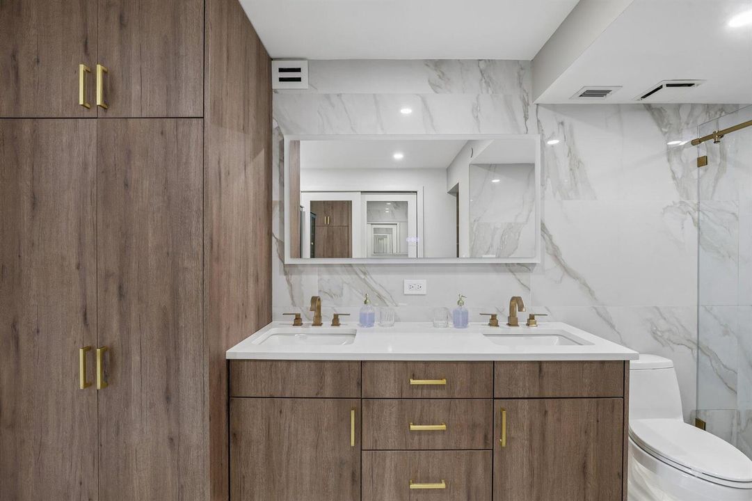 39-web-or-mls-S Ocean Blvd 704-S0108-039