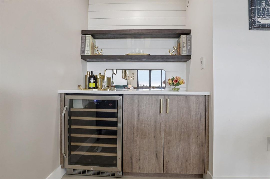 17-web-or-mls-S Ocean Blvd 704-S0108-017