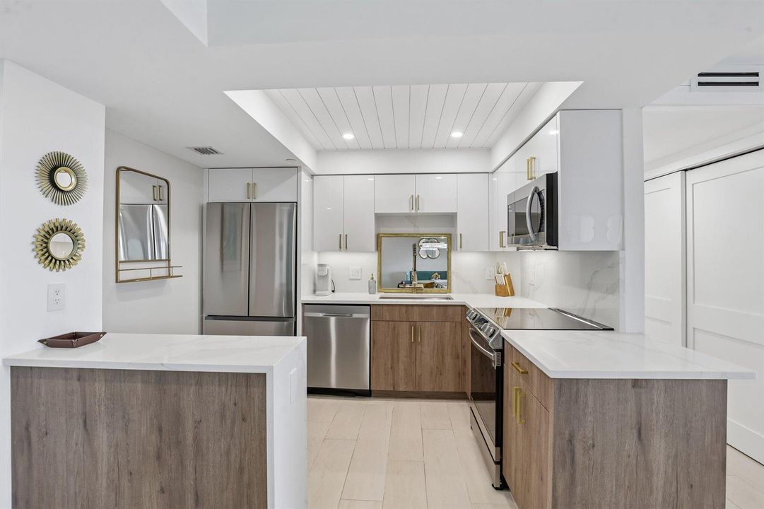 18-web-or-mls-S Ocean Blvd 704-S0108-018