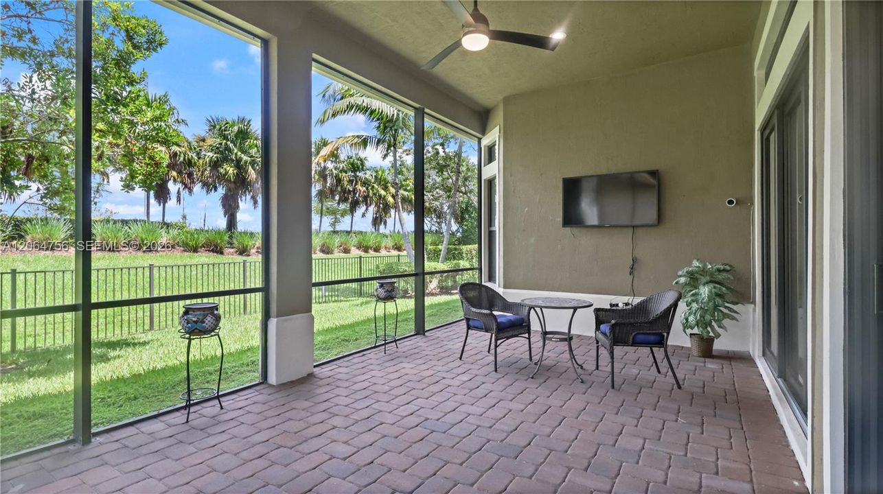 For Sale: $929,000 (3 beds, 2 baths, 2601 Square Feet)