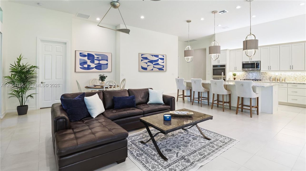 For Sale: $929,000 (3 beds, 2 baths, 2601 Square Feet)