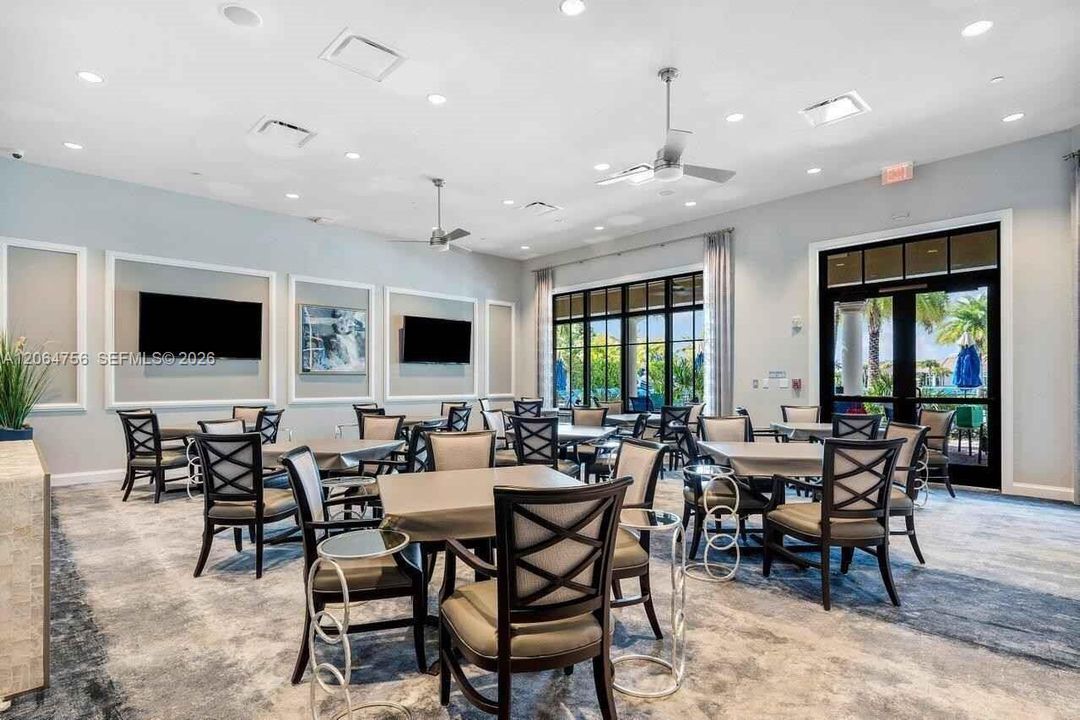 For Sale: $929,000 (3 beds, 2 baths, 2601 Square Feet)