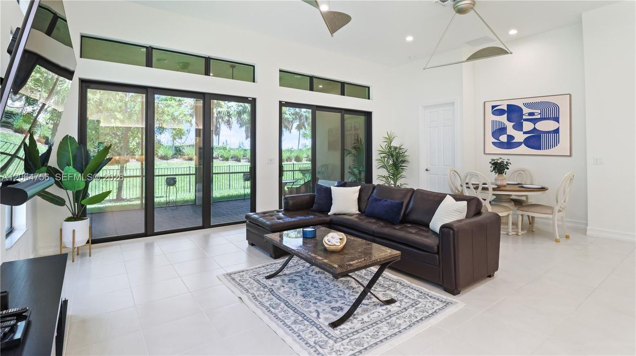 For Sale: $929,000 (3 beds, 2 baths, 2601 Square Feet)