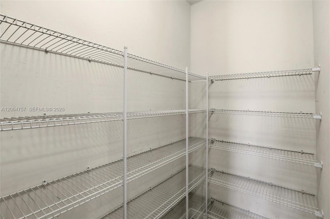 На продажу: $550,000 (3 спален, 2 ванн, 2234 Квадратных фут)