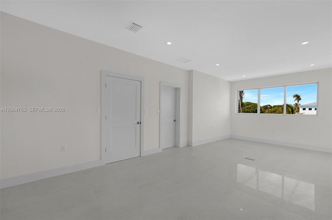 For Sale: $2,950,000 (4 beds, 4 baths, 3900 Square Feet)