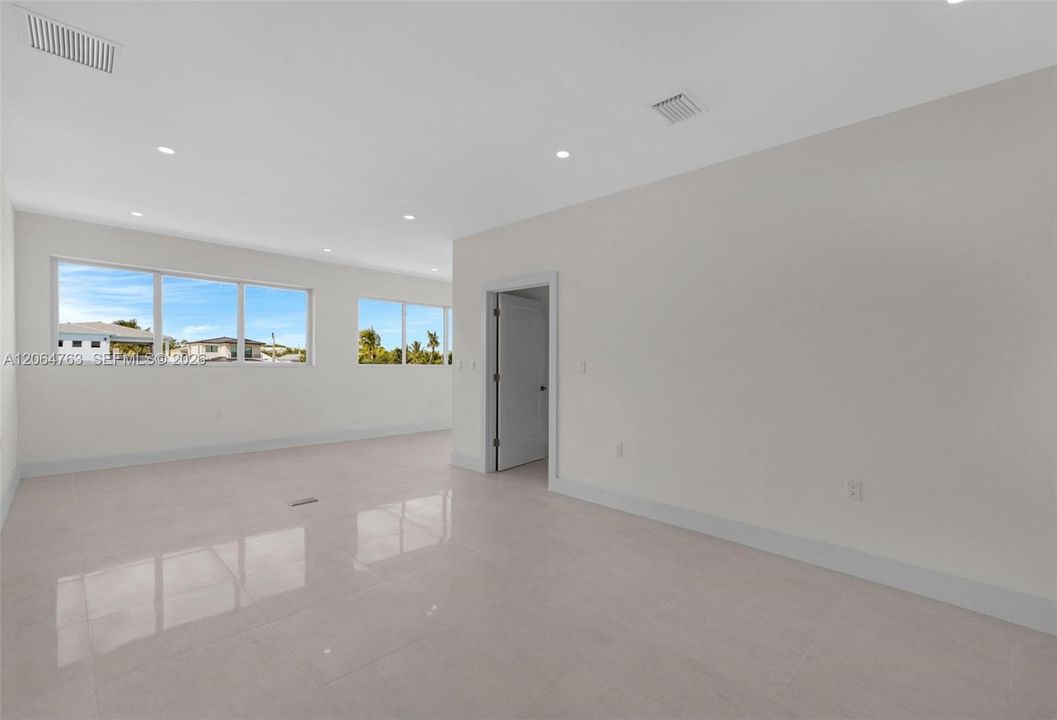For Sale: $2,950,000 (4 beds, 4 baths, 3900 Square Feet)
