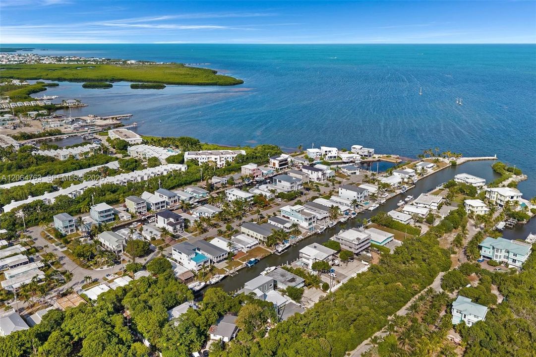 For Sale: $2,950,000 (4 beds, 4 baths, 3900 Square Feet)