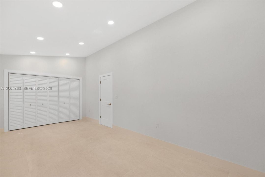 For Sale: $2,950,000 (4 beds, 4 baths, 3900 Square Feet)