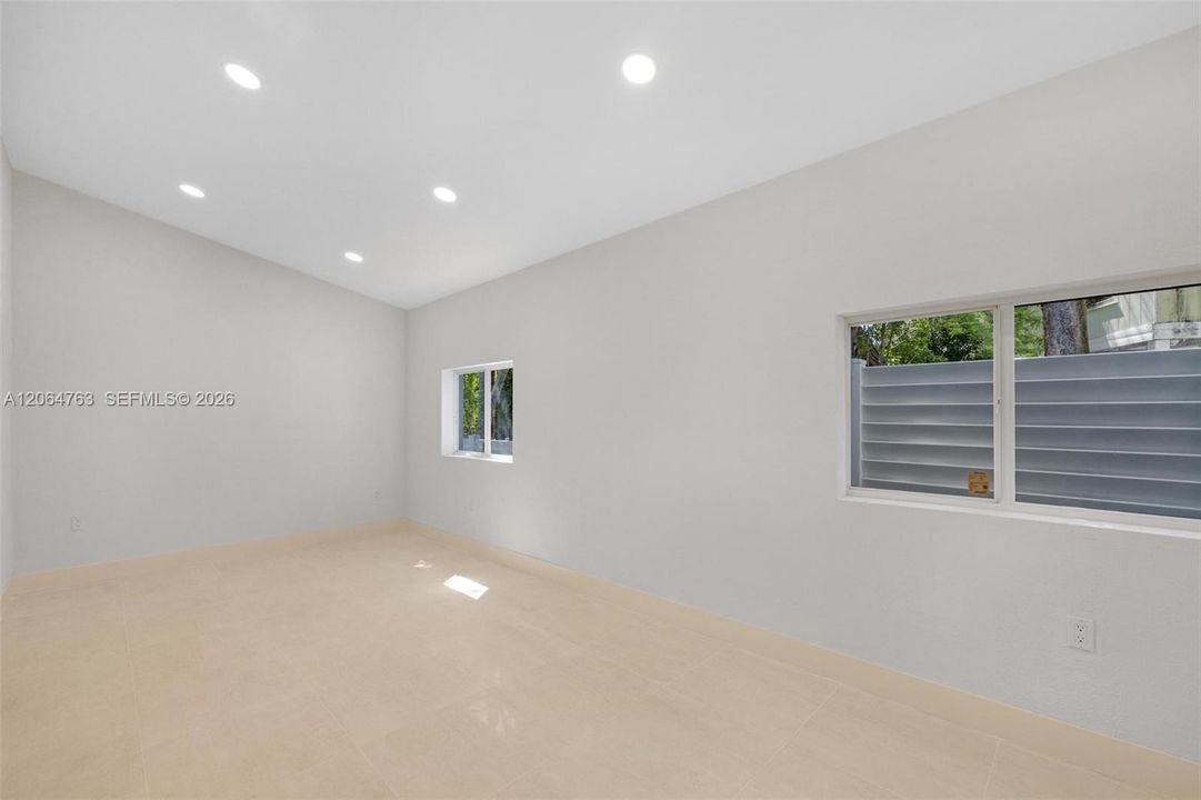 For Sale: $2,950,000 (4 beds, 4 baths, 3900 Square Feet)