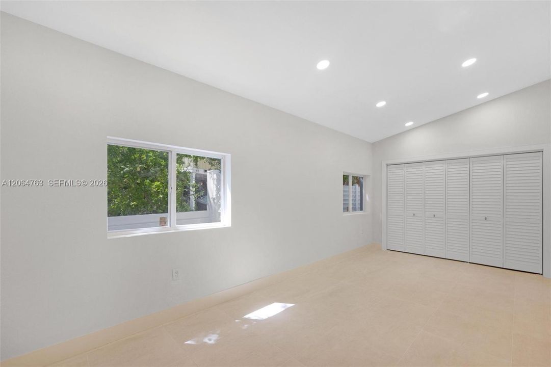 For Sale: $2,950,000 (4 beds, 4 baths, 3900 Square Feet)