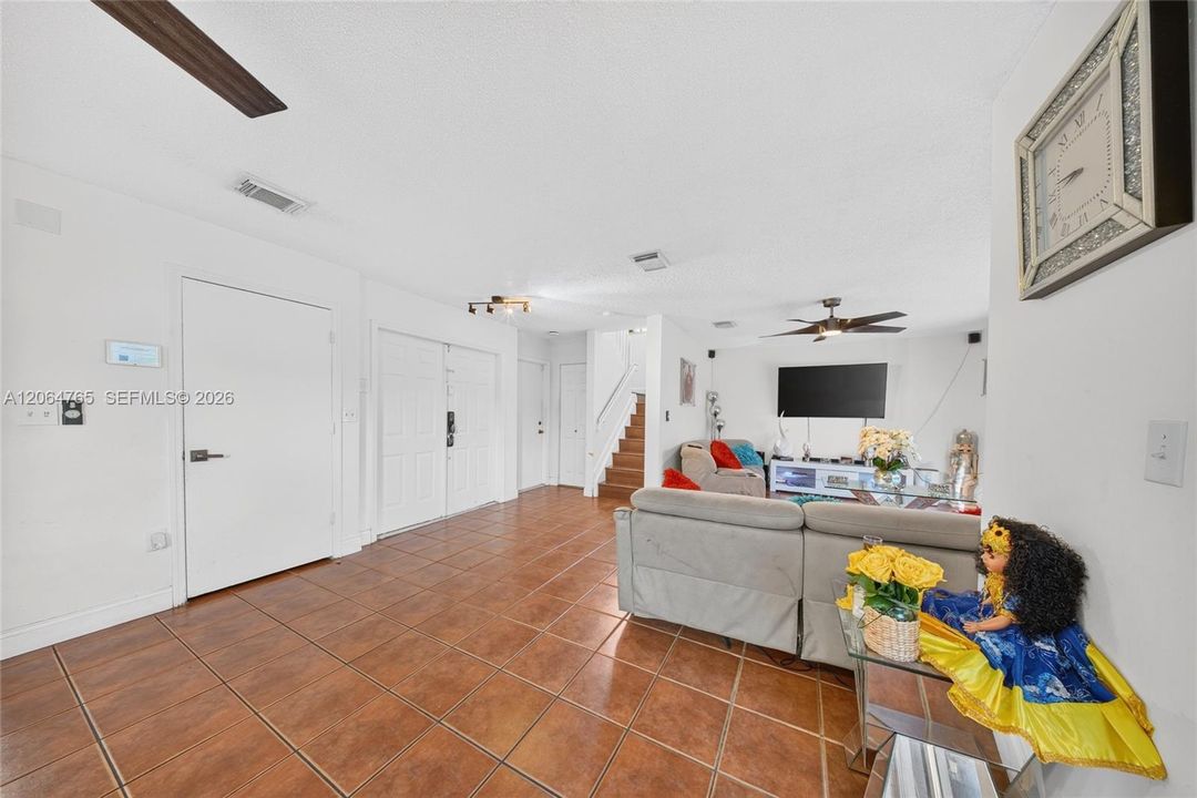 For Sale: $669,000 (3 beds, 3 baths, 1654 Square Feet)