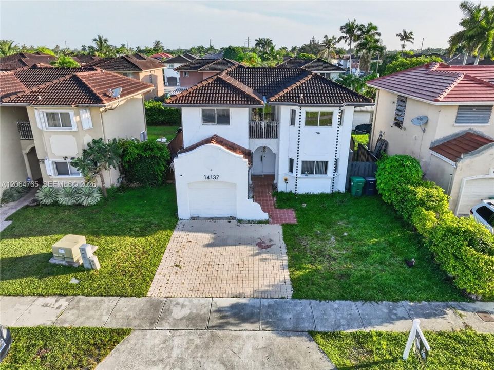 For Sale: $669,000 (3 beds, 3 baths, 1654 Square Feet)