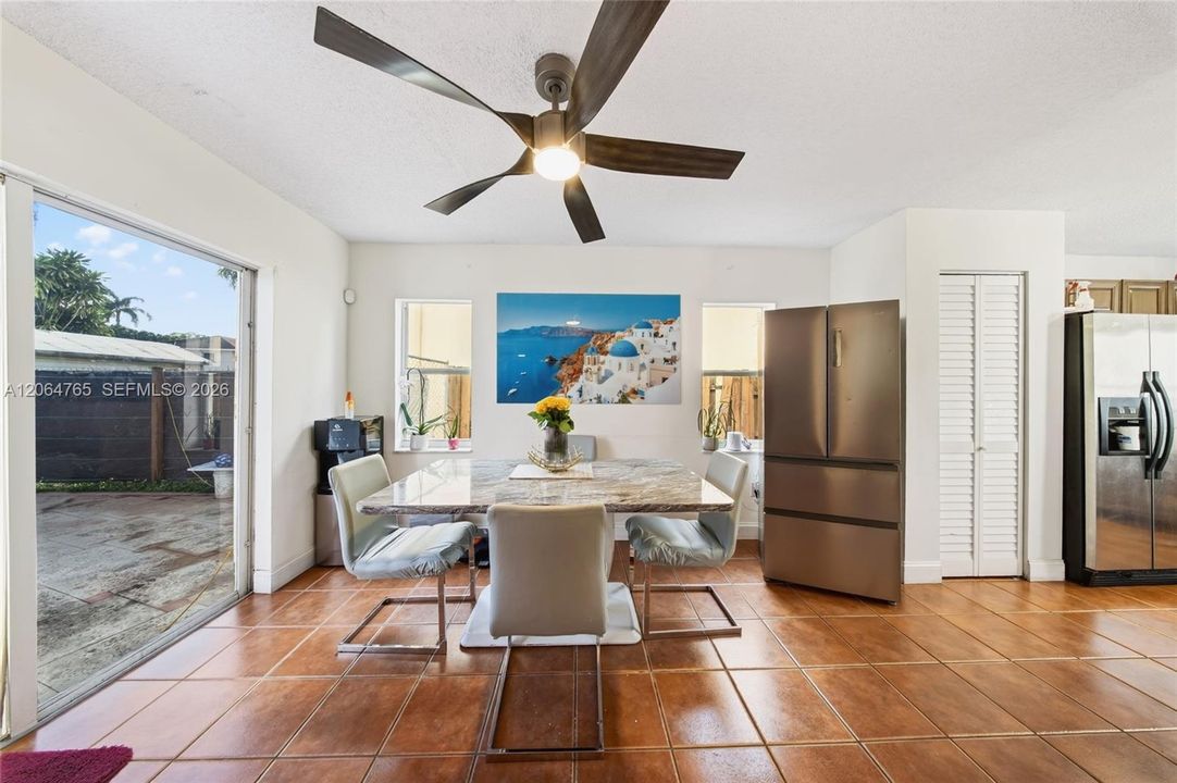 For Sale: $669,000 (3 beds, 3 baths, 1654 Square Feet)