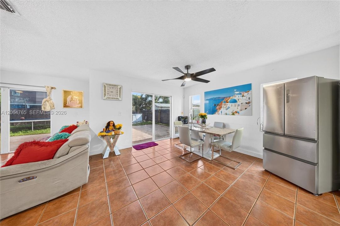 For Sale: $669,000 (3 beds, 3 baths, 1654 Square Feet)
