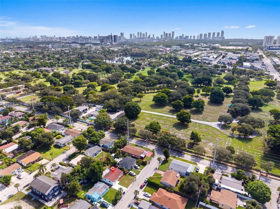 For Sale: $425,000 (3 beds, 1 baths, 900 Square Feet)