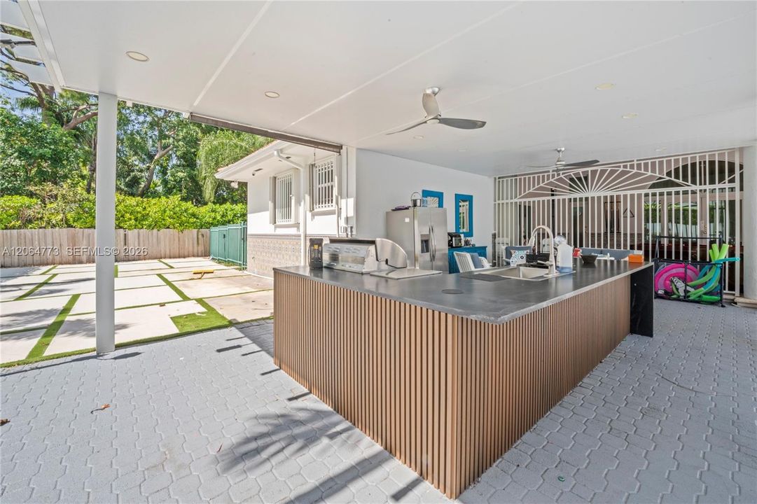 For Sale: $2,530,000 (5 beds, 4 baths, 3483 Square Feet)