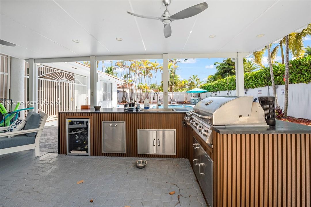 For Sale: $2,530,000 (5 beds, 4 baths, 3483 Square Feet)