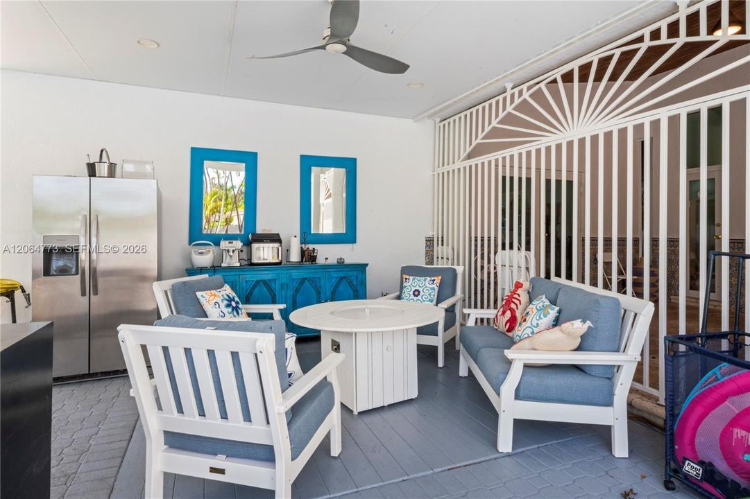 For Sale: $2,530,000 (5 beds, 4 baths, 3483 Square Feet)