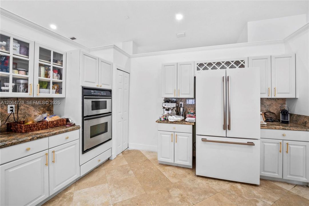 For Sale: $2,530,000 (5 beds, 4 baths, 3483 Square Feet)