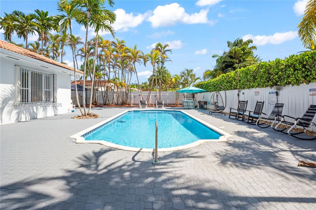 For Sale: $2,530,000 (5 beds, 4 baths, 3483 Square Feet)