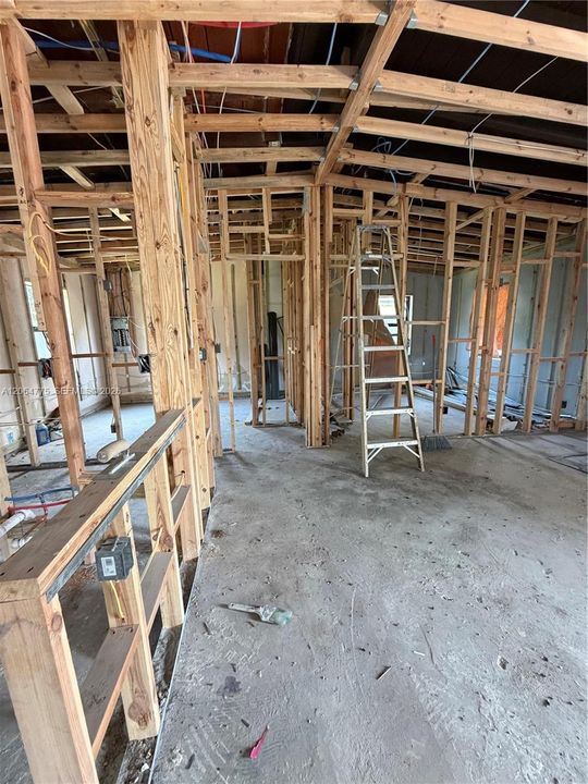 Activo con contrato: $275,000 (3 camas, 1 baños, 963 Pies cuadrados)