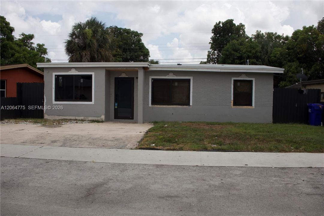 Activo con contrato: $275,000 (3 camas, 1 baños, 963 Pies cuadrados)