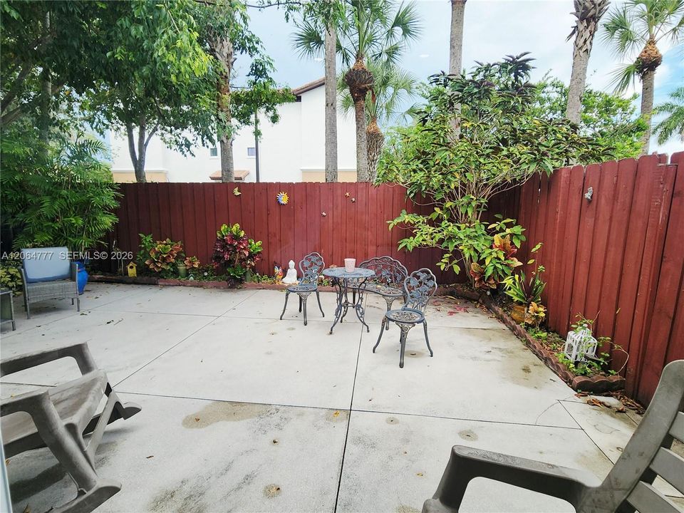 For Sale: $450,000 (3 beds, 2 baths, 1252 Square Feet)