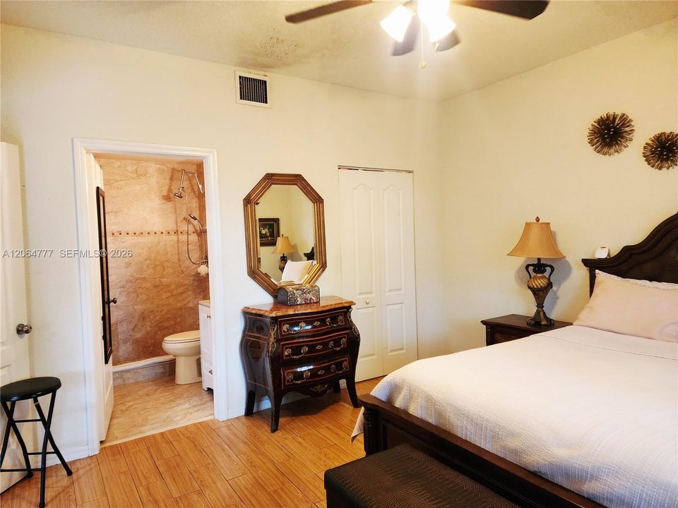 For Sale: $450,000 (3 beds, 2 baths, 1252 Square Feet)