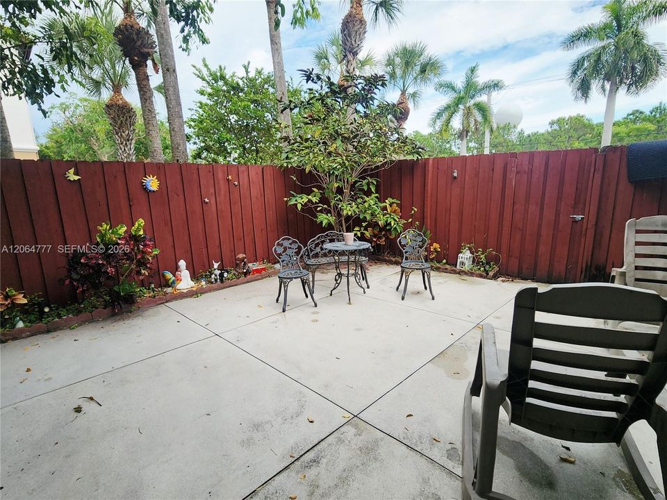 For Sale: $450,000 (3 beds, 2 baths, 1252 Square Feet)