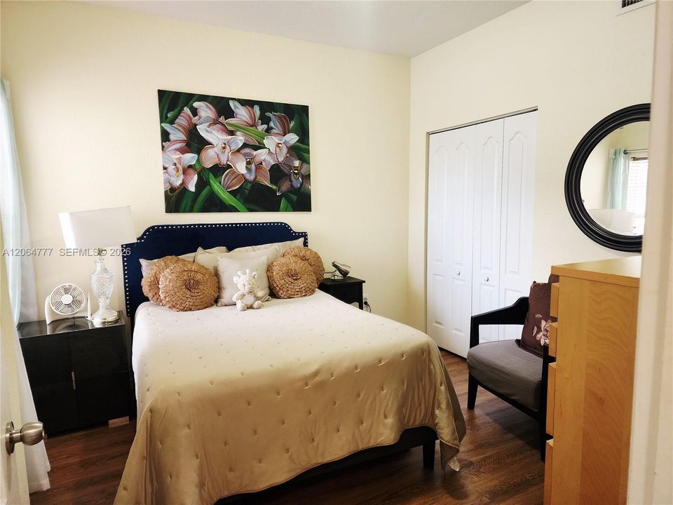 For Sale: $450,000 (3 beds, 2 baths, 1252 Square Feet)